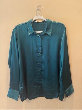 EUC Abercrombie Satin Button-Up - Large